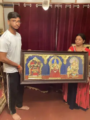 Happy client at Athmakala Tanjore Art Gallery